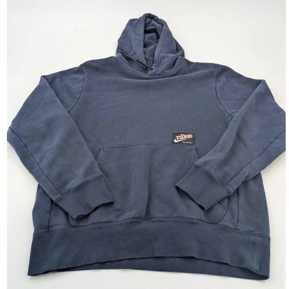 Nike SB Hoodie Mens Medium Navy Blue Pink Spell Out Big‎ Logo Back Hit EST 2002
